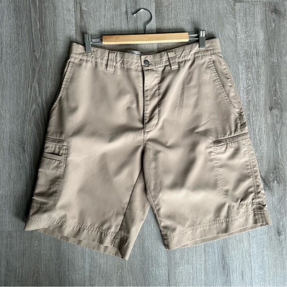 Men's Beige Calloway Golf Cargo Shorts Size 34 - Picture 1 of 5